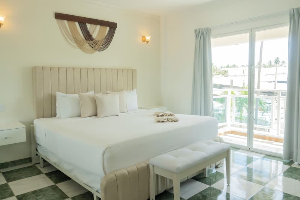 Hotel Checkin El Cortecito