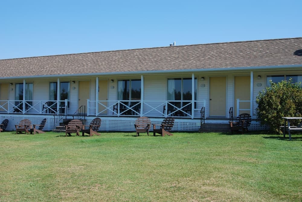 Shining Waters Cottages