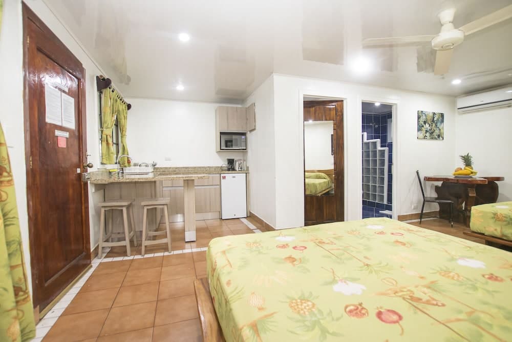 Oceanfront Hotel Verde Mar direct access to the beach