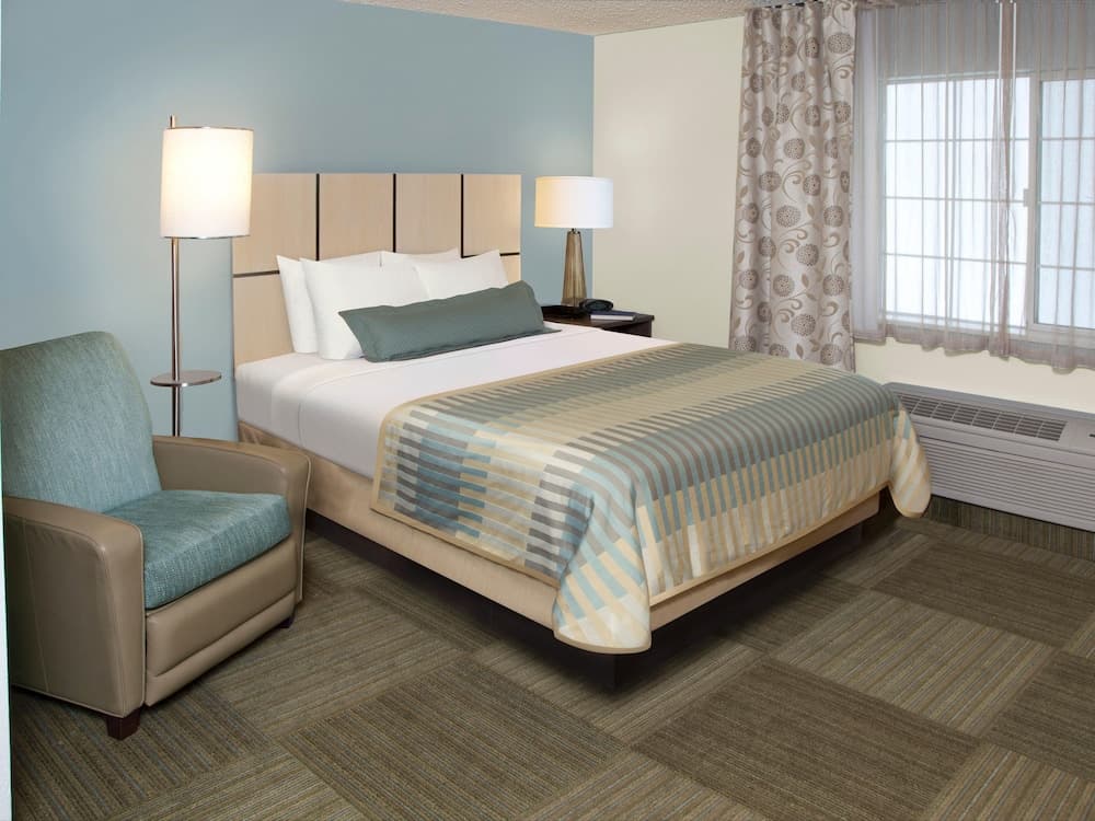 Candlewood Suites Cut Off by IHG