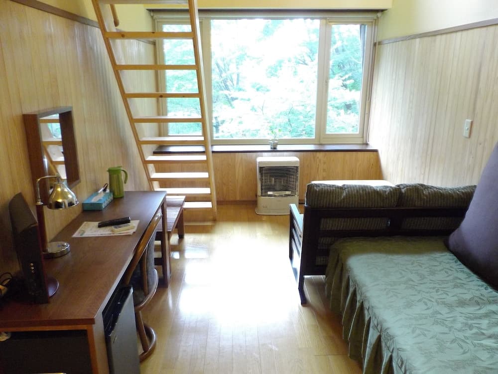 Café & Inn That Sounds Good