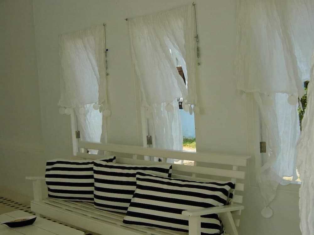 Brassiere Beach Resort