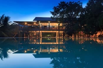 Sigiriana Resort by Thilanka