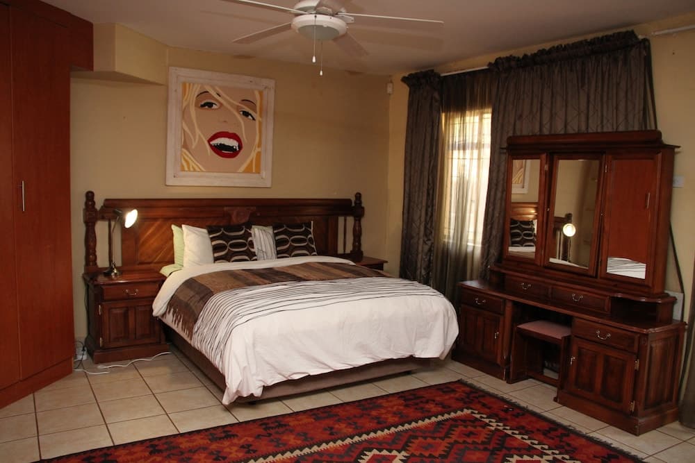 Sunset Ridge Guesthouse