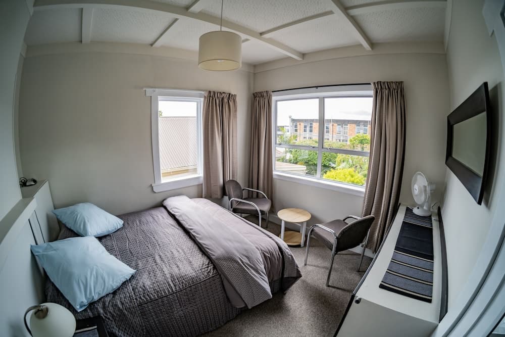 The Red Monkey Travellers' Lodge