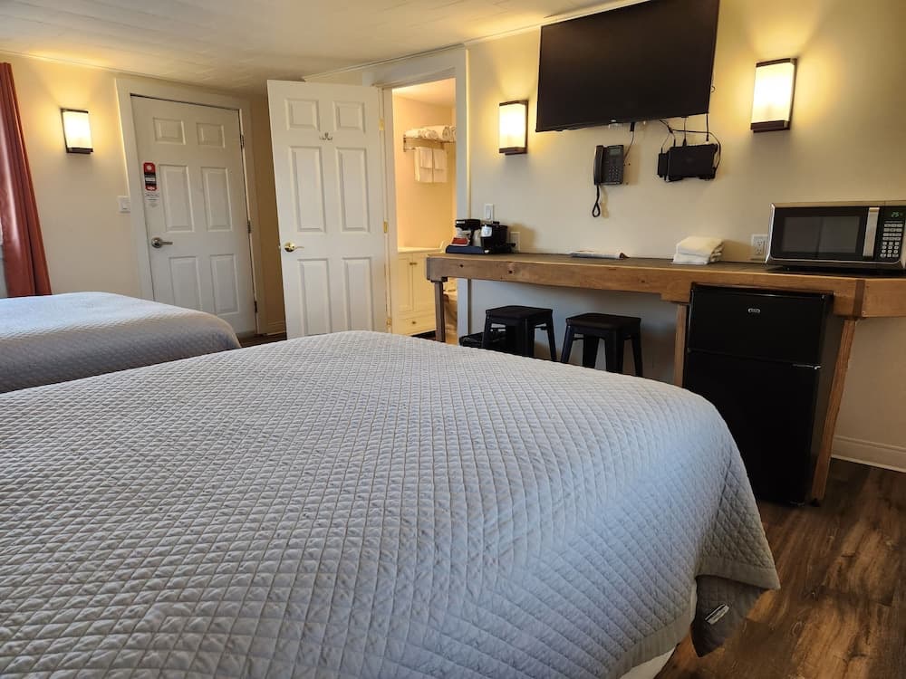 Colebrook C.C. & Motel