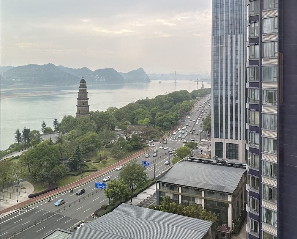 Grand Mercure Yichang Waitan