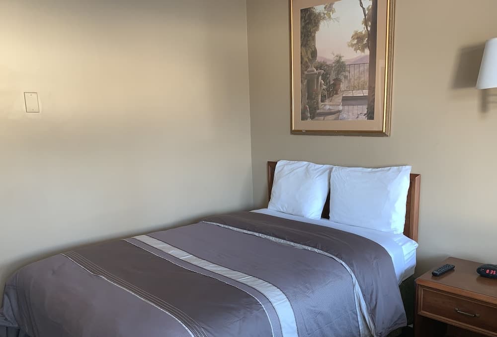 Village Inn & Suites