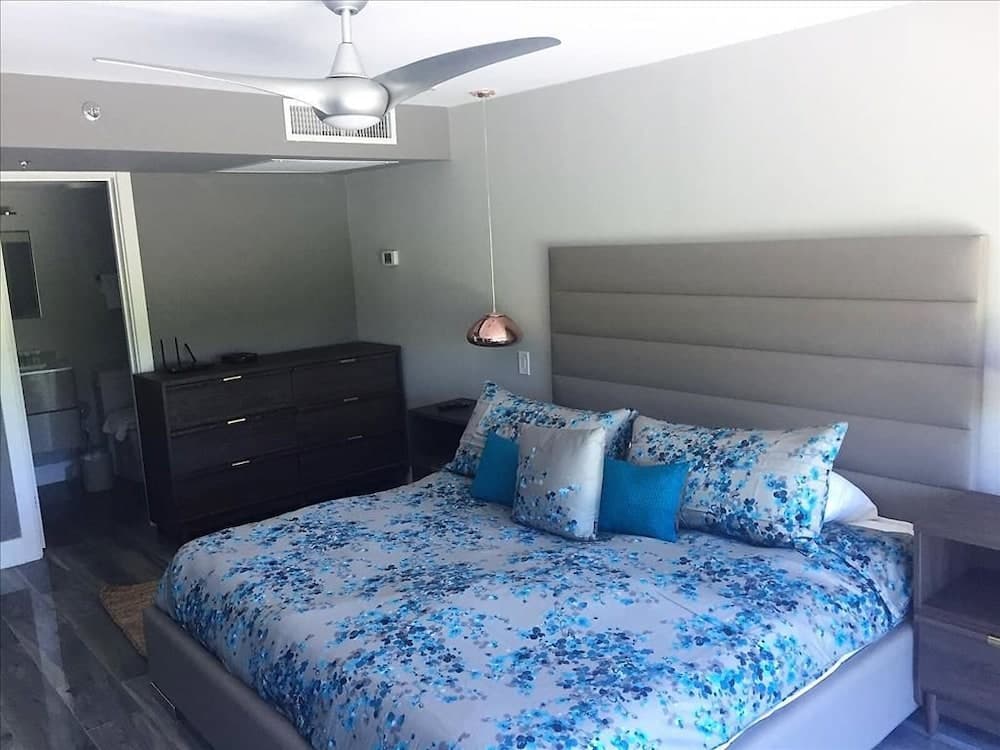 Soleil Apartments at Castle Beach Club