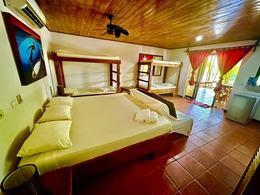 Pacífica Surf Studios