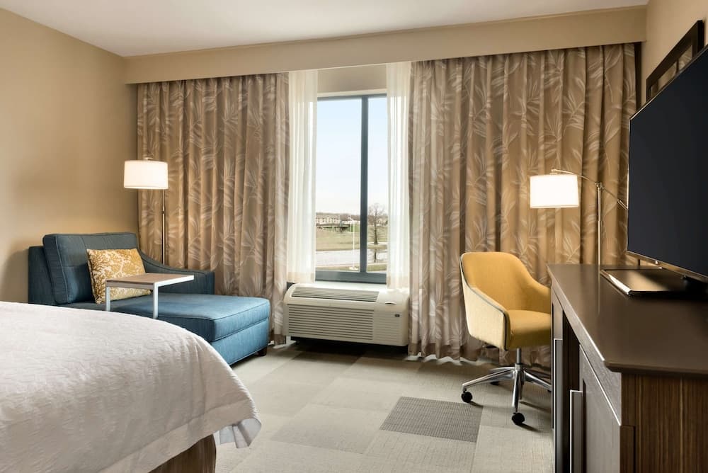 Hampton Inn & Suites Monroe