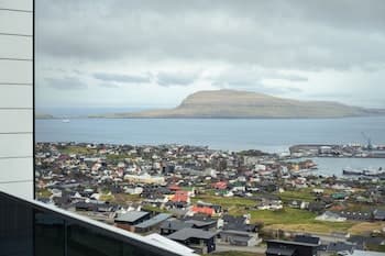 Nordic Swan Aparthotel | Seaview| Stunning 2Br Apt