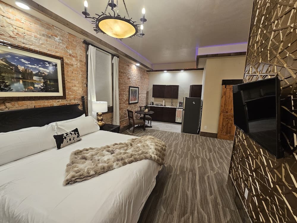 Eaglescape Suites and Event Center