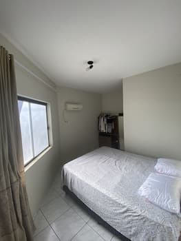 Sobrado - Px JK 5 quartos e 3 suites