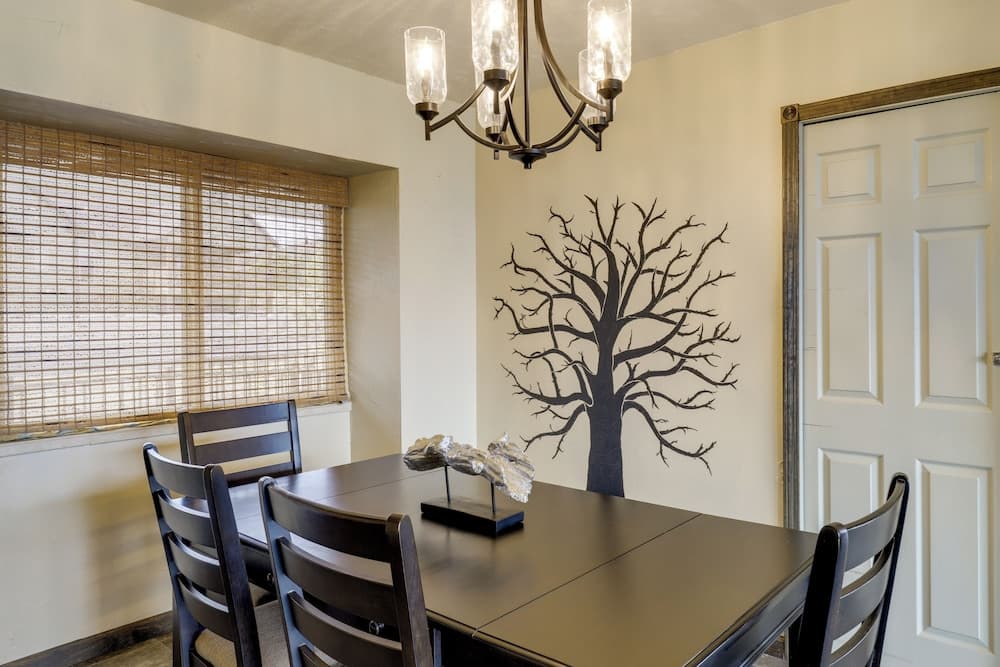 Family-friendly Utah Home: Deck, Mountain Views!