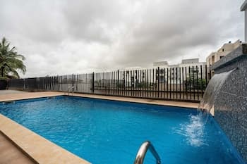 George Residence Banana Island