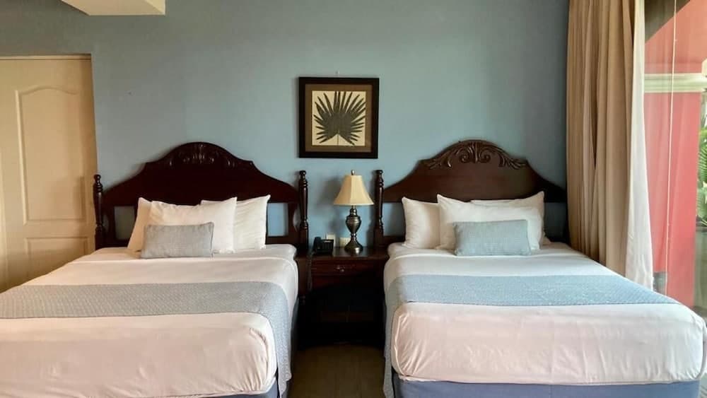 Los Altos Apartments & Studios