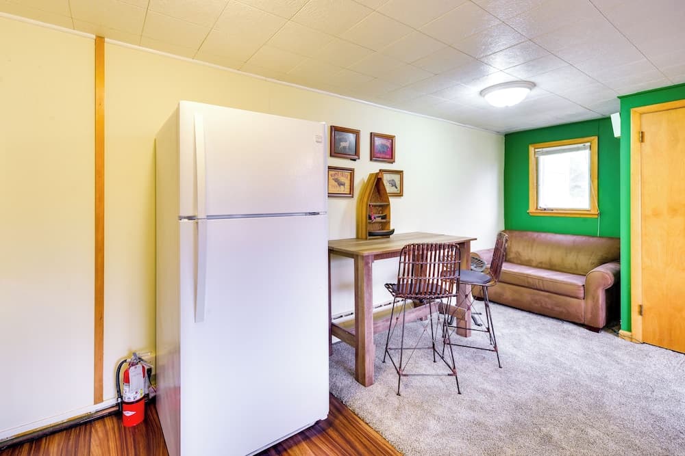 Lake Superior Getaway - Walk to Water!