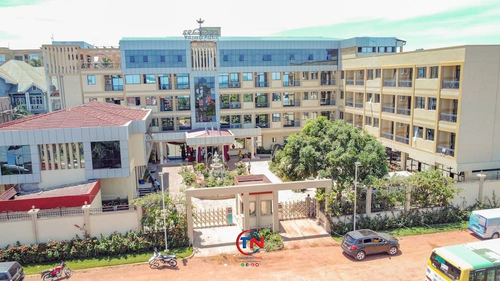 Victoria Palace Hotel