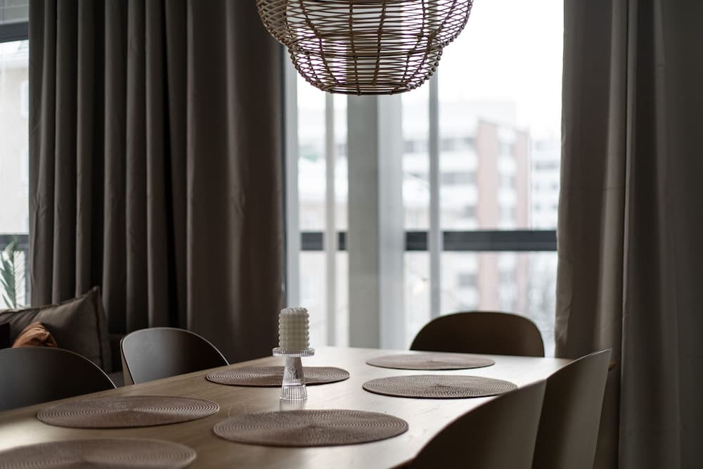 New 2BR Apt with Balcony, Sauna & Great Location