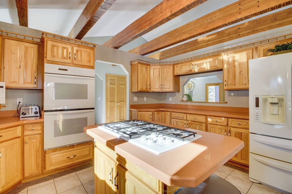 Peaceful Hibbing Getaway: Heated Floors, Fire Pit!