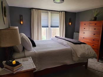 The Pause Bed & Breakfast