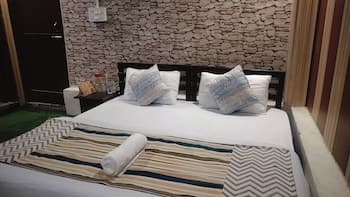 Hotel Nirbana Heights