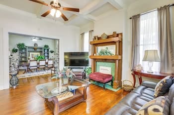 Central Albany Home With Covered Porch & Patio!