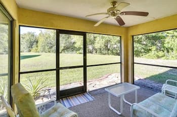 Pet-friendly Lakeland Condo w/ Screened Porch!