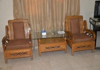 Step inn Guest House Sukkur