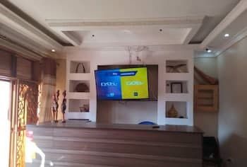 GREEN GARDENS BUSIA HOTEL