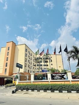 Golden Tulip Hotel PH-GTPH