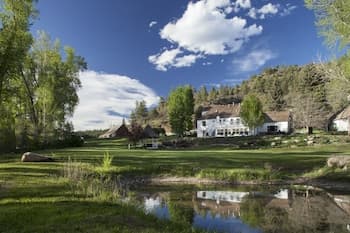 Antlers on the Creek Bed & Breakfast