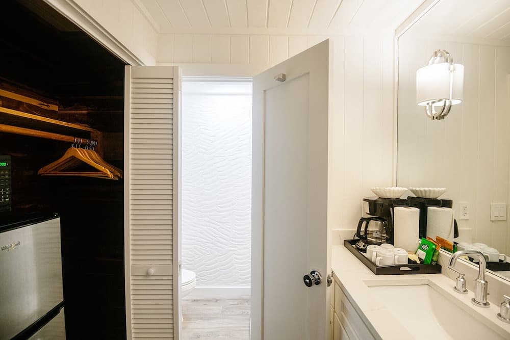 Hope Town Inn & Marina