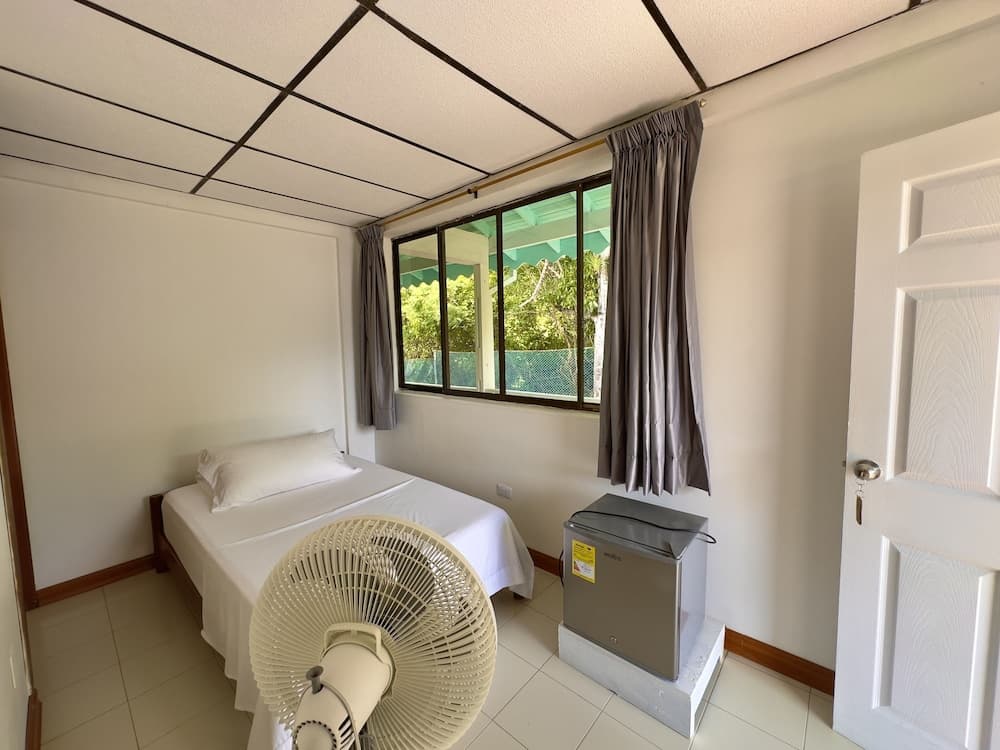 South West Bay Cabañas