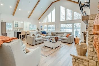 Lakefront Rhinelander Cottage w/ Private Dock!