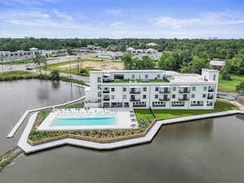 Handsboro Pointe Condo & Suites