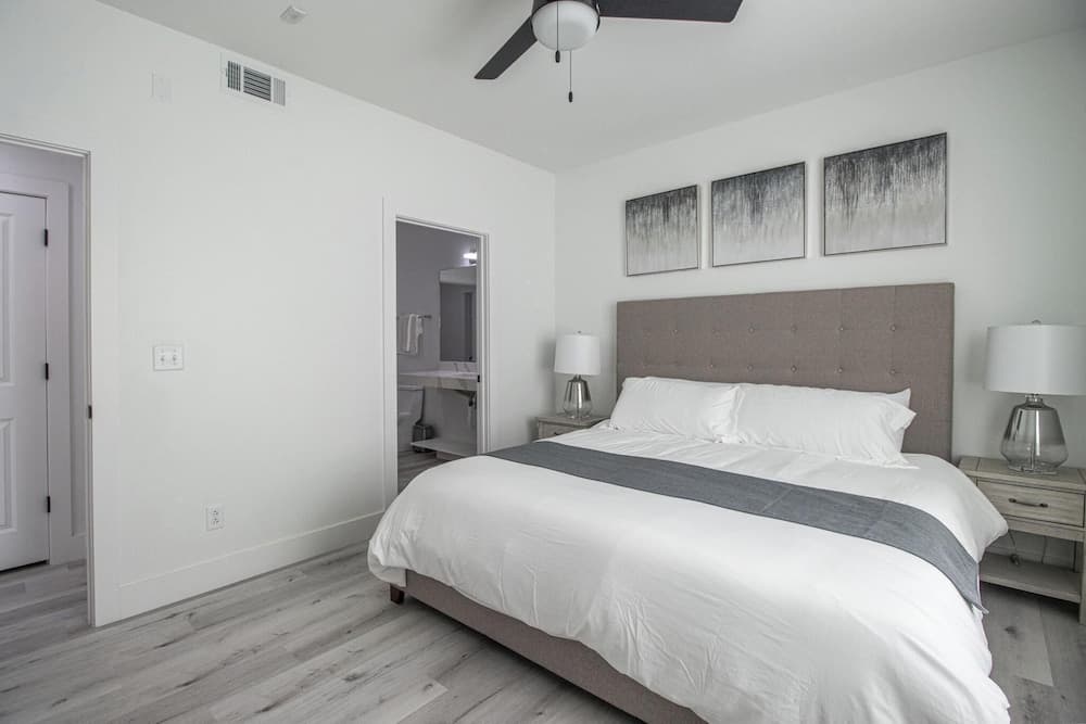 Handsboro Pointe Condo & Suites