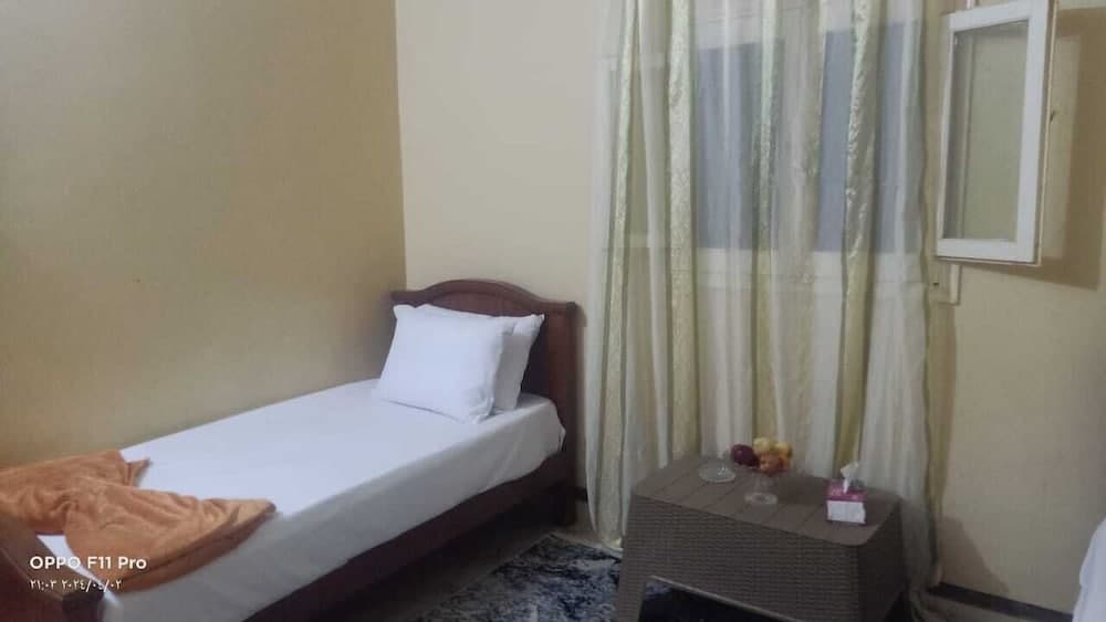 tut amun guest house