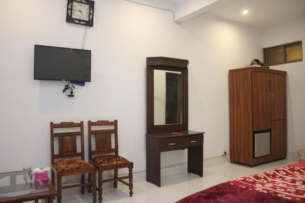 Pakistan Club Inn Hotel