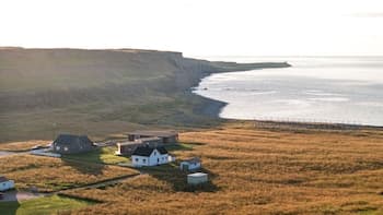 Ekker Island Arctic Lodge