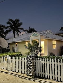 Conch Club Cottage