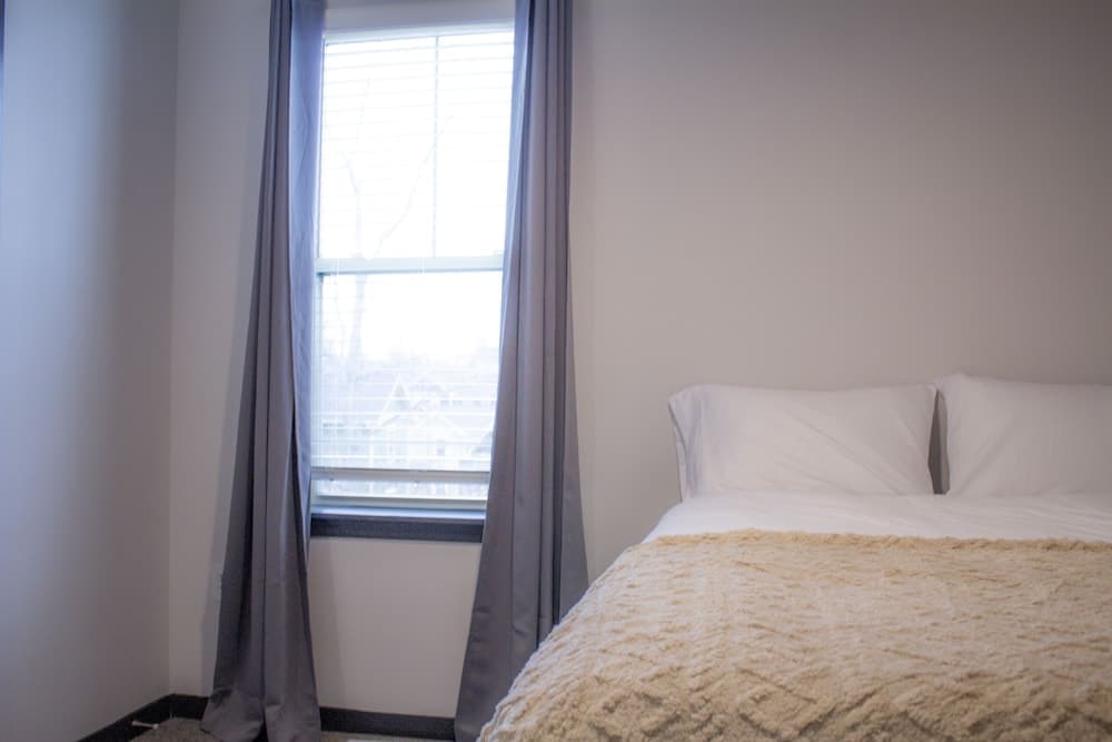 Stunning 4-BR Houses with On-Site Pool