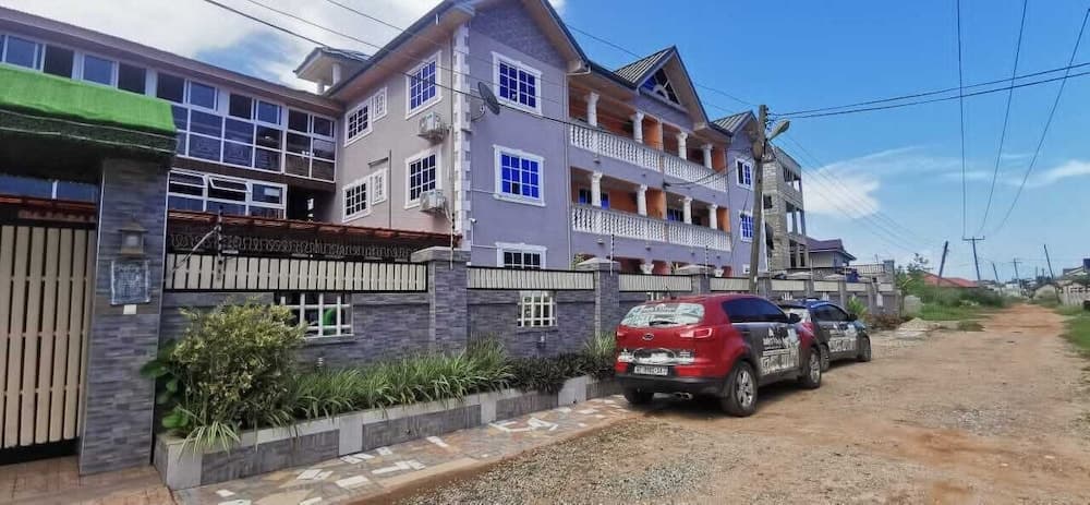 Dollys Villagio Apartments