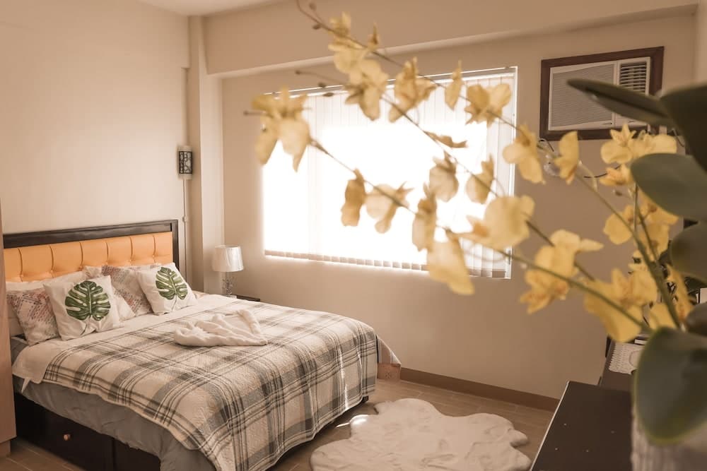 Comfy Studio UnitM OneMadison35