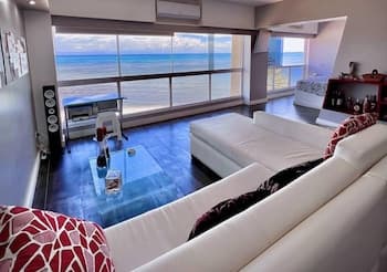 Seafrontapartment-sleeps4-pool-parking-garden