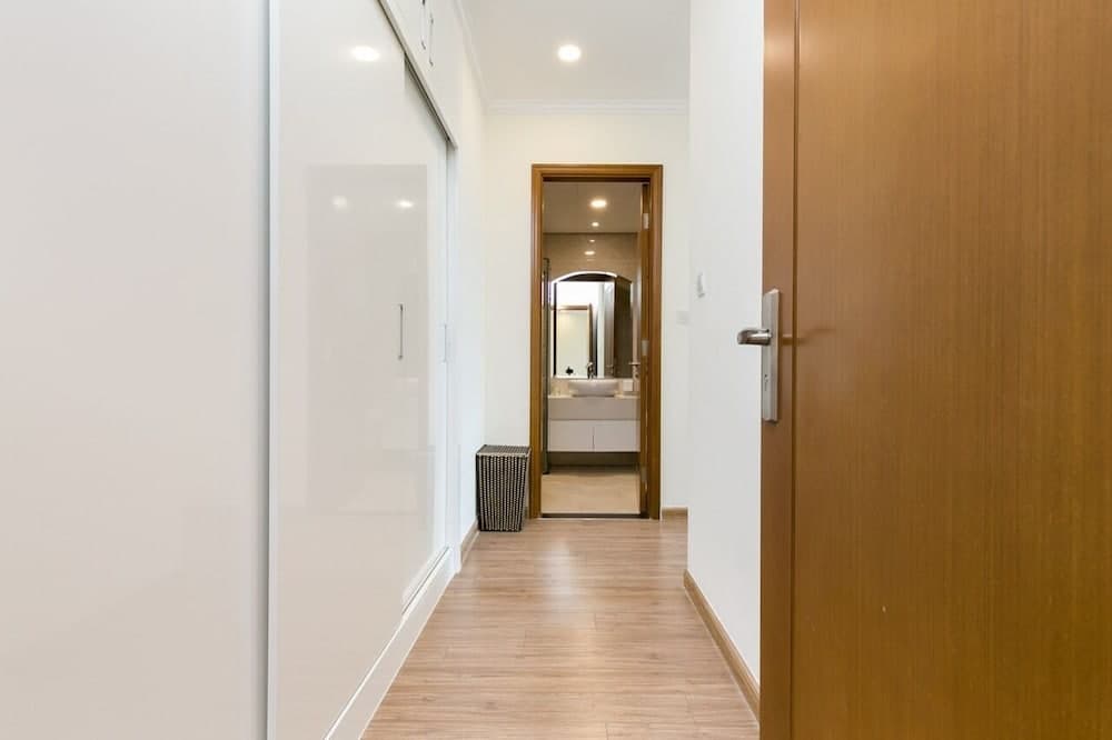 Hoa Tranh - Vinhomes Central Park