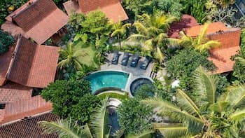 Berlima Wooden Lodge by Pramana Villas