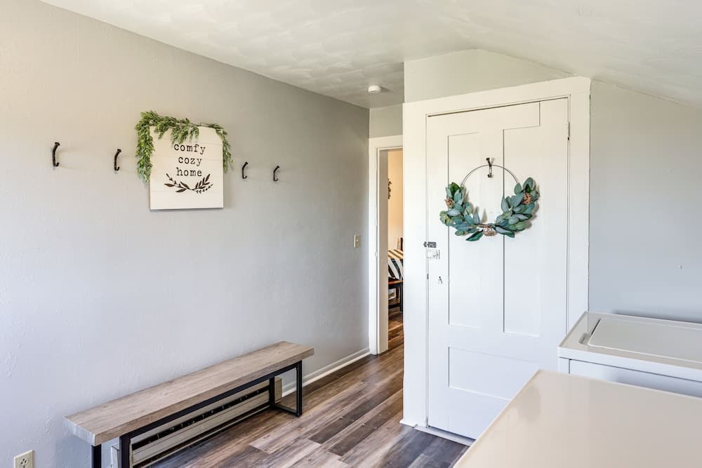 Greenwich Countryside Apartment w/ Shared Yard