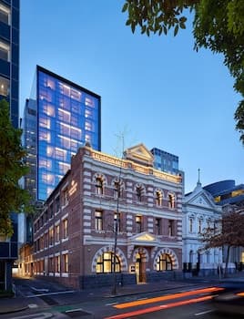 Lanson Place Parliament Gardens